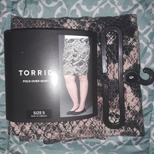 Torrid Snakeskin fold over pencil skirt 5